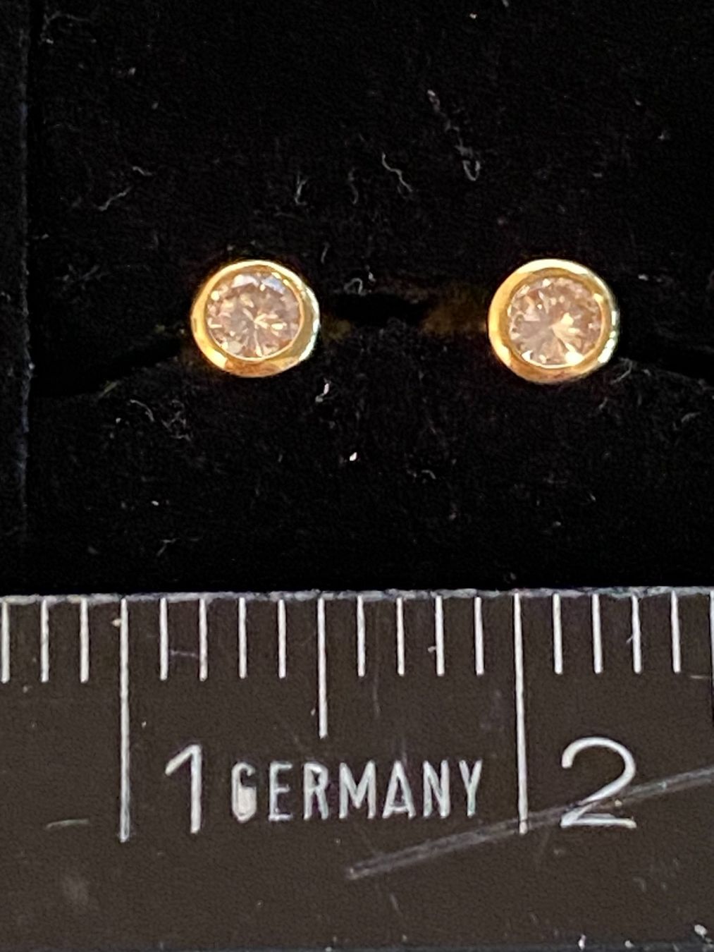 Orecchini pendenti & Orecchini a lobo: Diamant Ohrstecker aus Goldschmiede – Usato da Visperterminen venduto da Scr 2