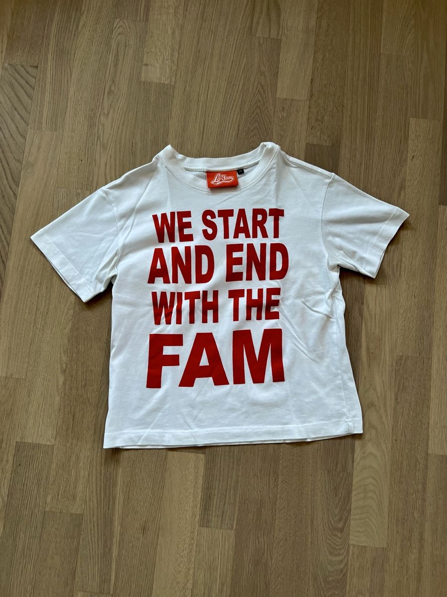 T-shirt: La Fam T-Shirt – Usato da Volketswil venduto da wut_tm9h