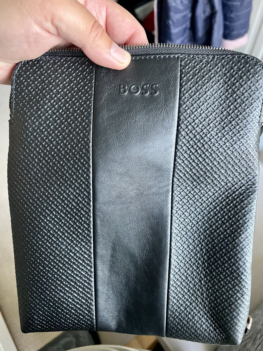 Hugo Boss Borse: Boss Umhängetasche – Usato da Basel venduto da oli_skt9 1