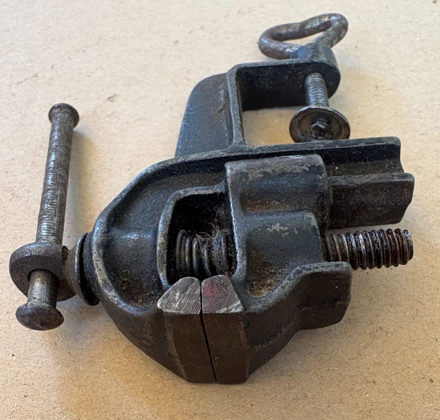 Alle Werkzeuge: VINTAGE SCHRAUBSTOCK – Gebraucht aus Ostermundigen von Heavenmaus75 1