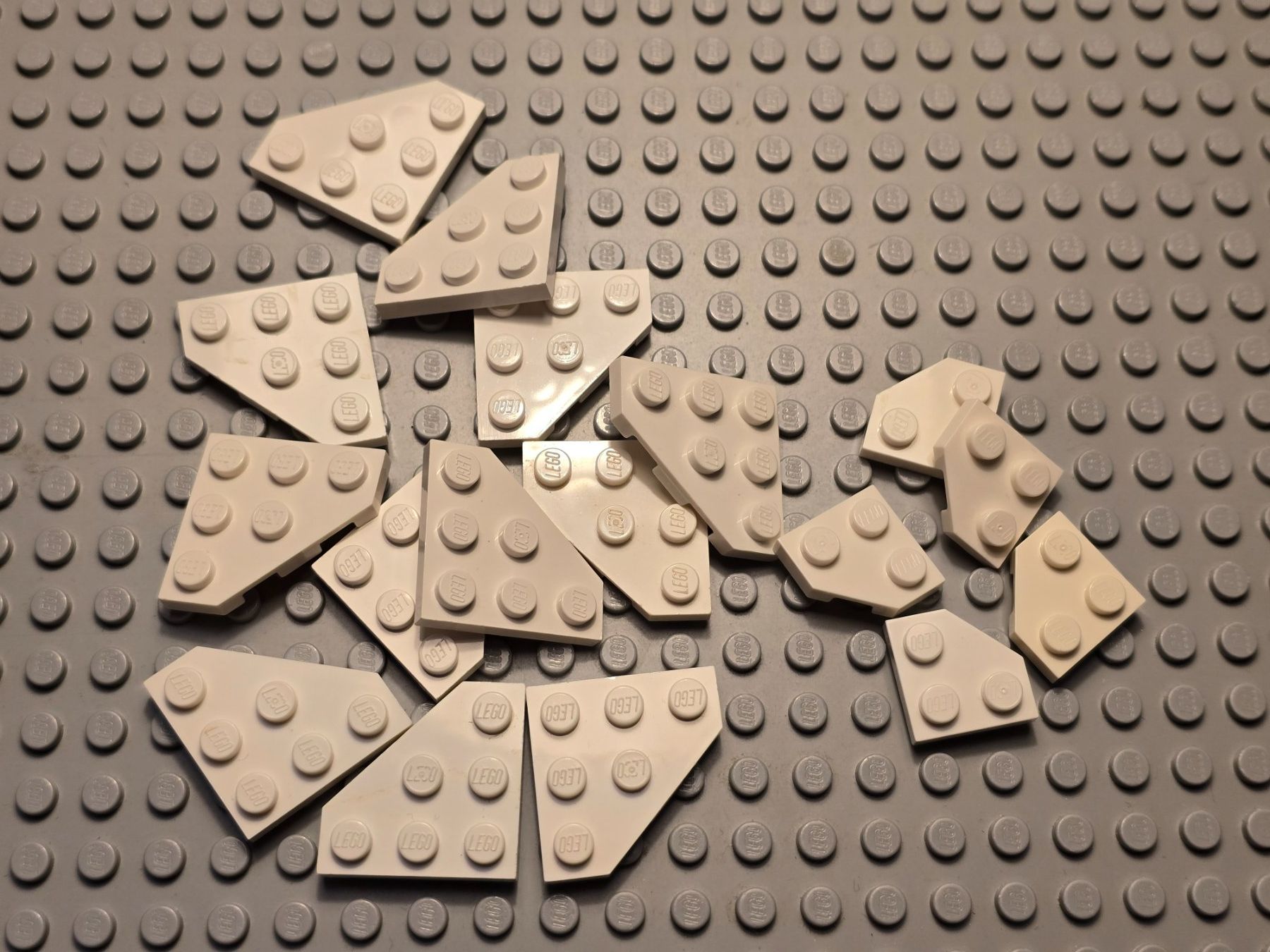 Lego Kit di costruzioni: Lego 17x Platten Ecke – Usato da Basel venduto da Swi-7621
