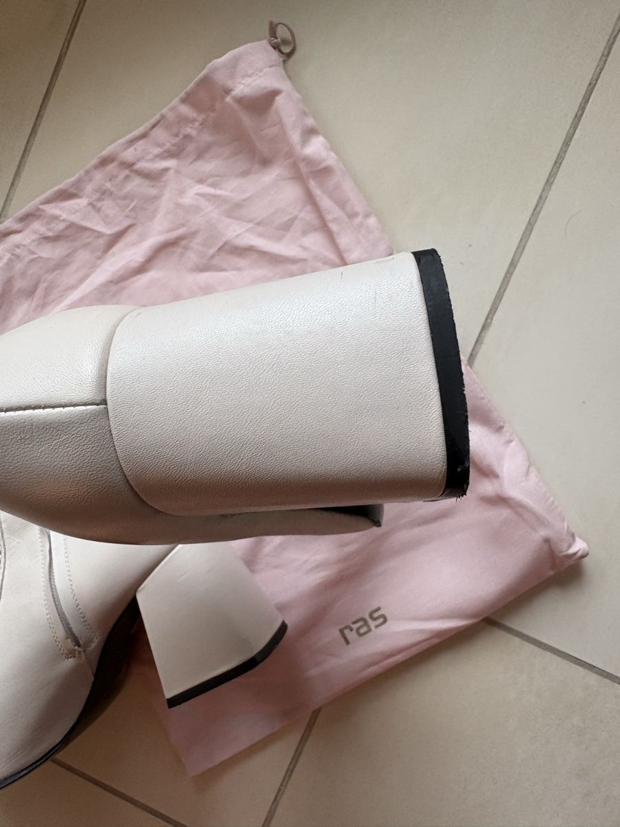 Damenschuhe: RAS Stiefeletten – Gebraucht aus Russikon von Kasabian7 3
