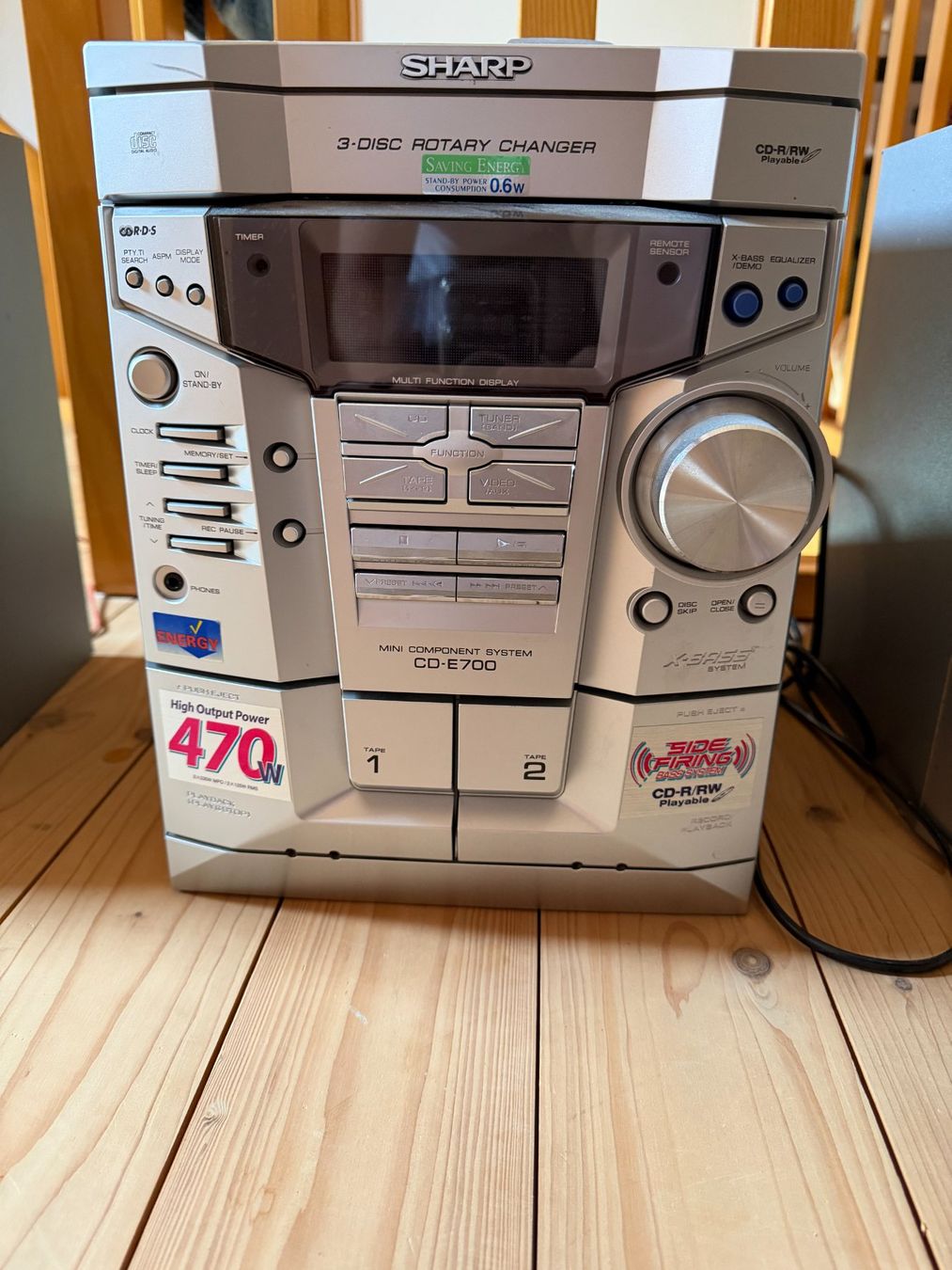 Sharp Sistemi audio & multimediali: Sharp CD-E700 Stereoanlage – Usato da Ormalingen venduto da solsch_91 1