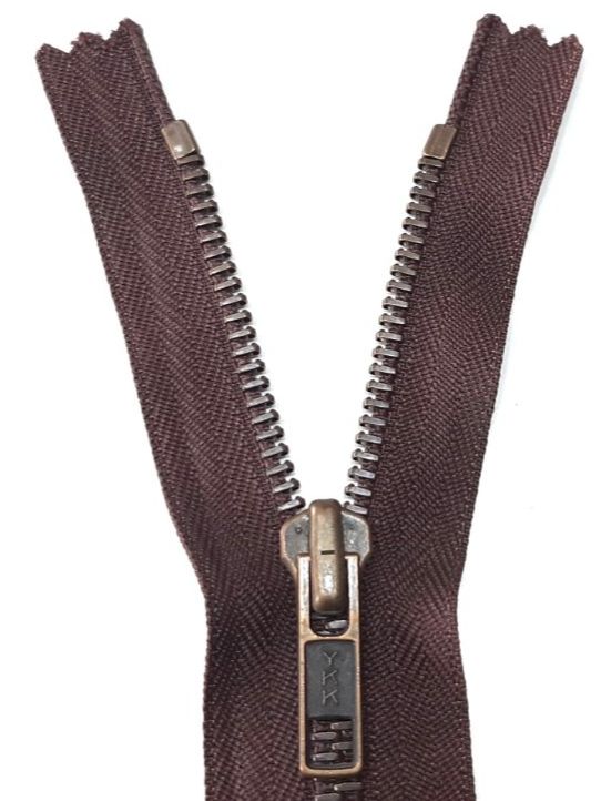Tessuti: Reißverschluss  14 cm-  Fermeture éclair 14 cm – Nuovo (secondo la descrizione) da Savagnier venduto da Marderuth