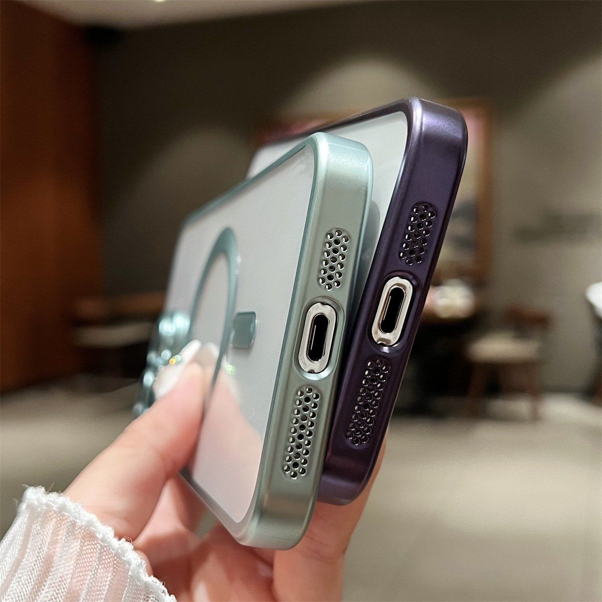 Cover & Protezioni schermo: iPhone 15 pro(Max)15 - Coque souple avec protection caméra – Nuovo e nell'imballaggio originale da Morges venduto da DigiAC 4