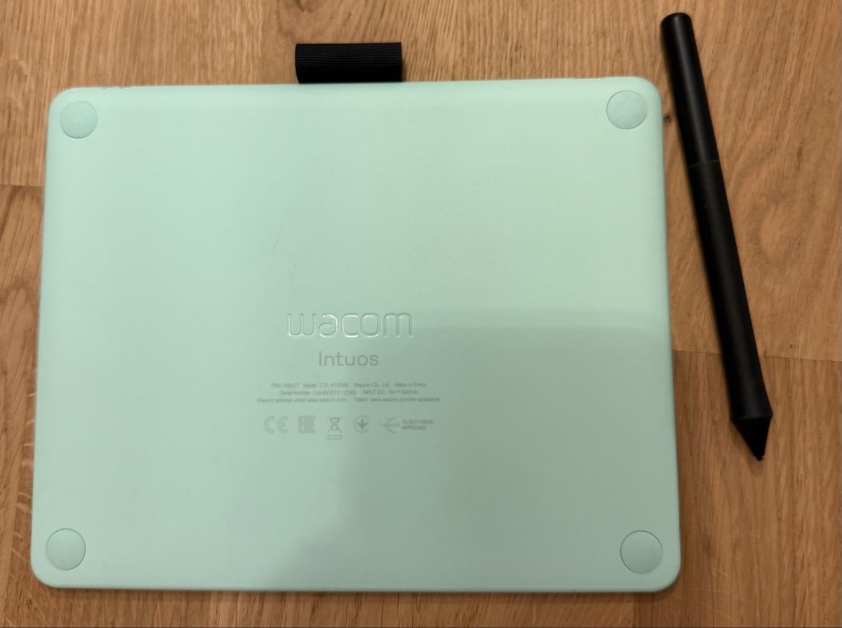 Wacom Tablet PC: Tablette graphique Wacom Intuos avec stylet inclus – Usato da Courtételle venduto da Fiacuzzo 1