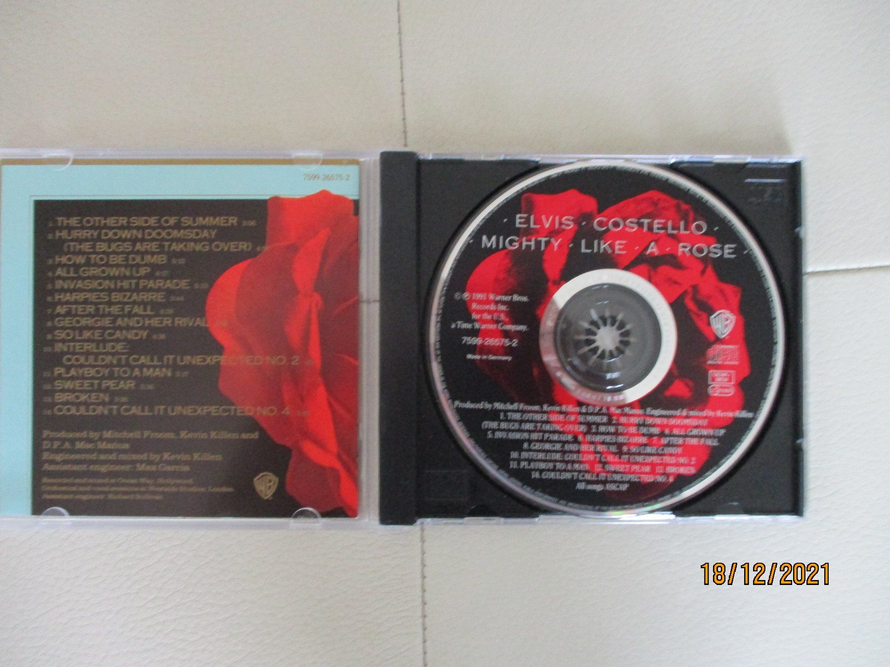 CD: Elvis Costello --  Mighty Like A Rose – Usato da Liestal venduto da Disc-Point 1