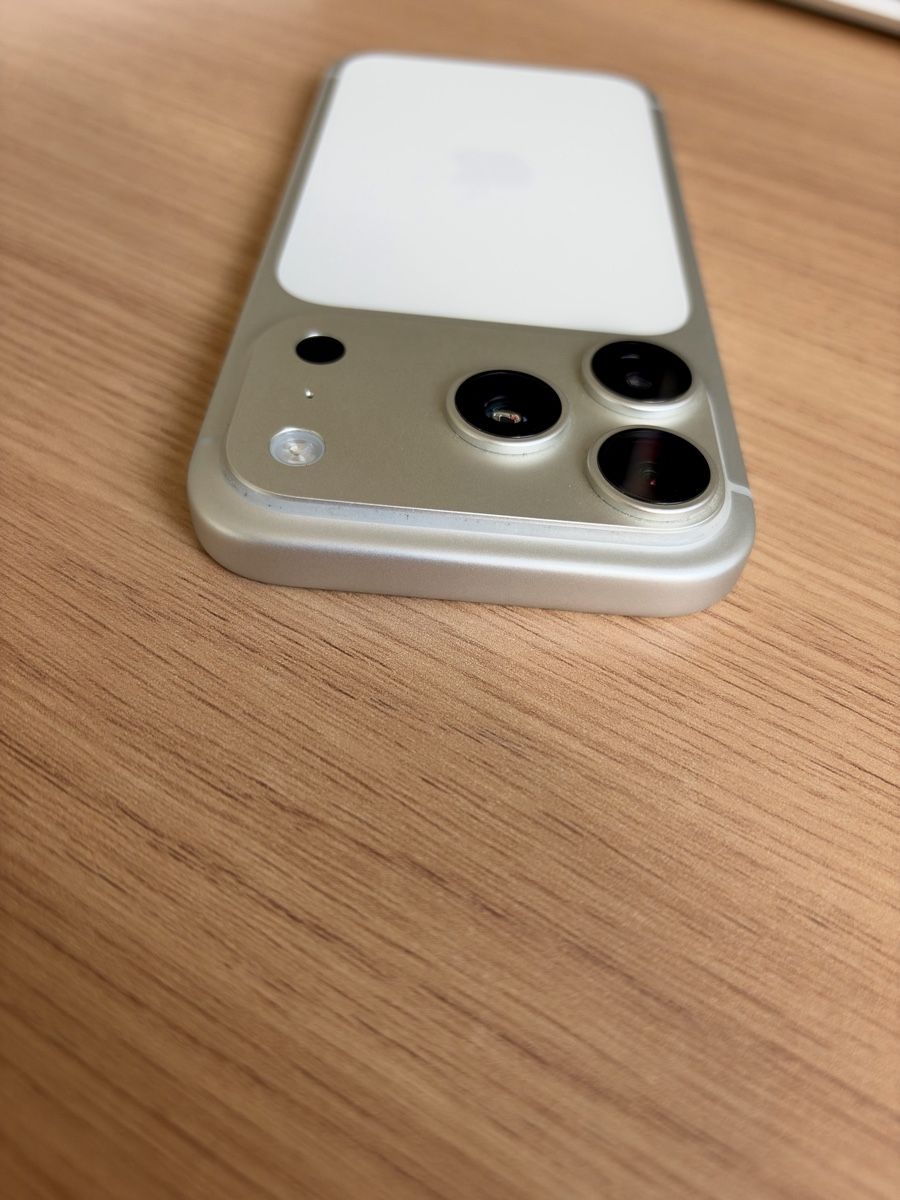 Apple Telefoni cellulari / Smartphones: iPhone 17 Pro - 256 GB - Silver – Nuovo (secondo la descrizione) da Buchs ZH venduto da don_angelo88 7