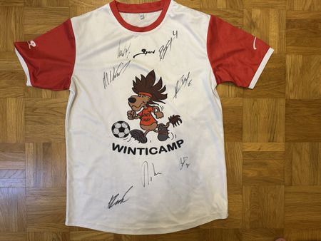 Winticamp Trikot mit Autogrammen Gr. 152