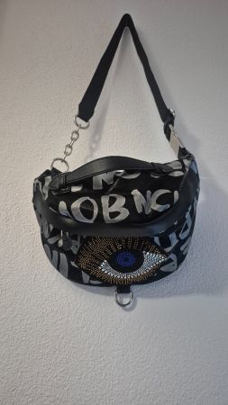 Marsupio con occhio strass