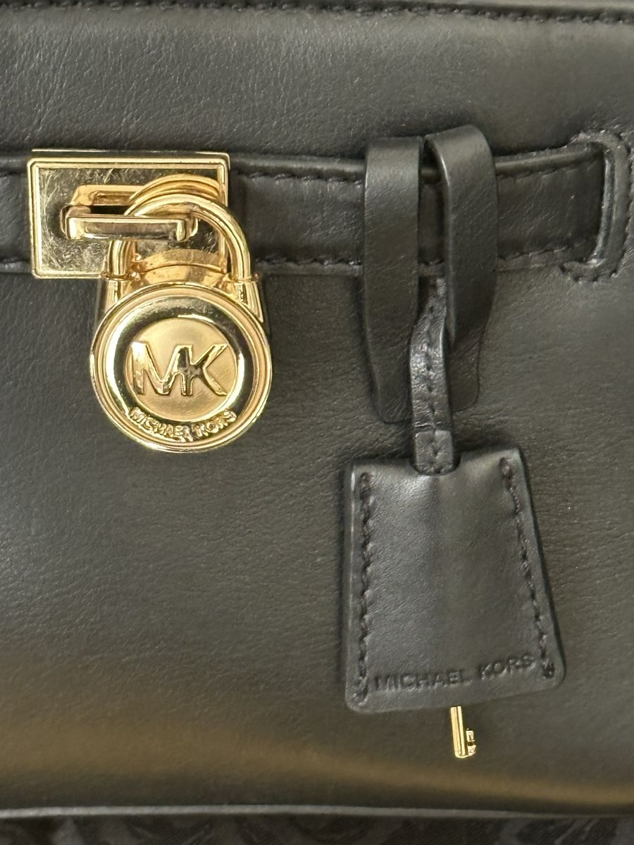 Michael Kors Taschen für Damen: MICHAEL KORS Umhängetasche in Schwarz – Neu (gemäss Beschreibung) aus Bern von Maria003 1