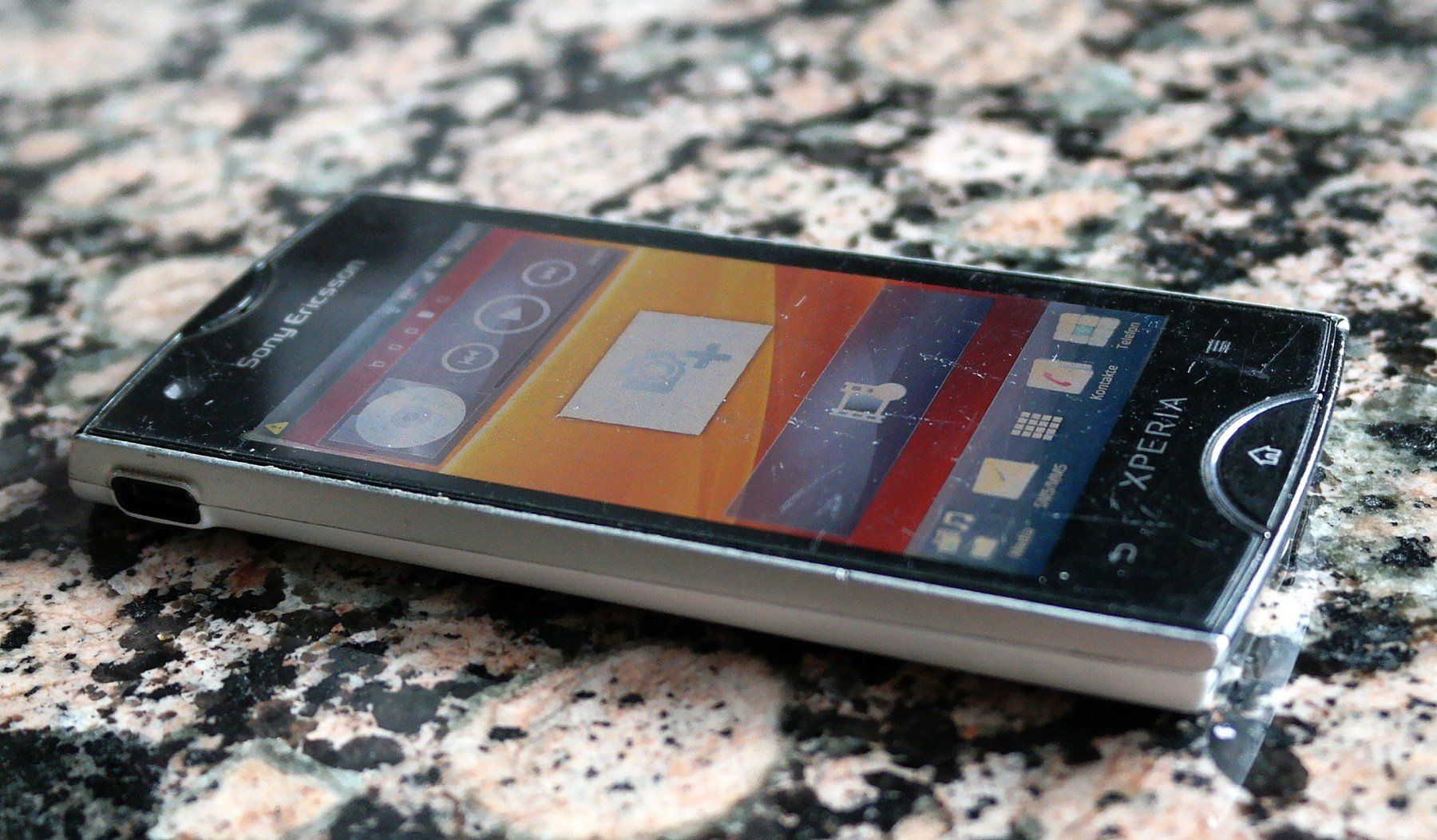 Sony Telefoni cellulari / Smartphones: Sony Ericsson Xperia ST 18i – Usato da Aeugst am Albis venduto da Ldavinci 3