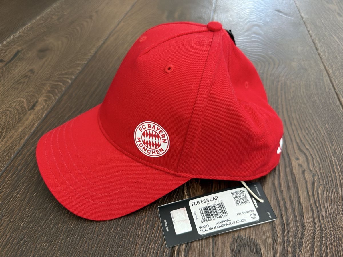 Adidas Chapeaux, bonnets & casquettes: FC Bayern Cap – Neuf avec emballage d'origine à Büren SO par Nuri09
