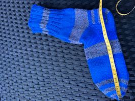 Wollsocken aus reiner Wolle blau gemustert