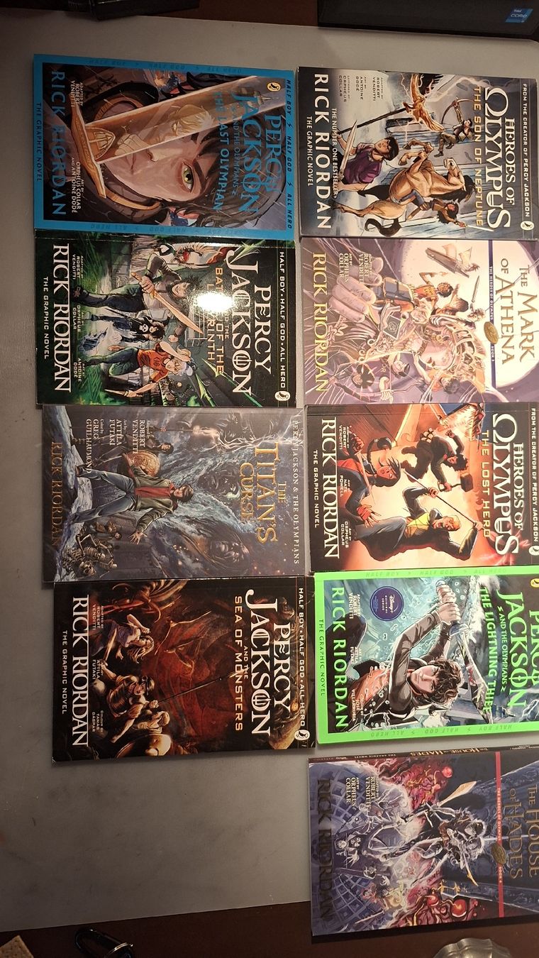 BD: Diverse Percy Jackson Comics Englisch – Neuf (Voir description) à Kriegstetten par vsp_9gwr