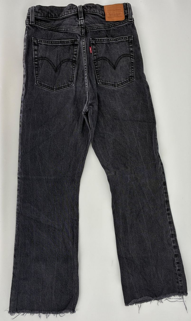 Levi's Jeans: Jeans Levi's en 34; "frisonnoir" – Usato da Savièse venduto da fri_579f 2