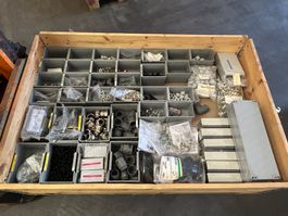 Palette voller Elektromaterial
