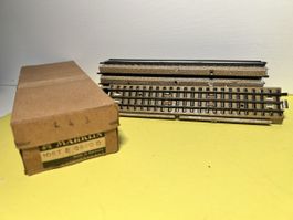 Alte Märklin HO Schienen mit durchgehendem Mittellleiter OVP