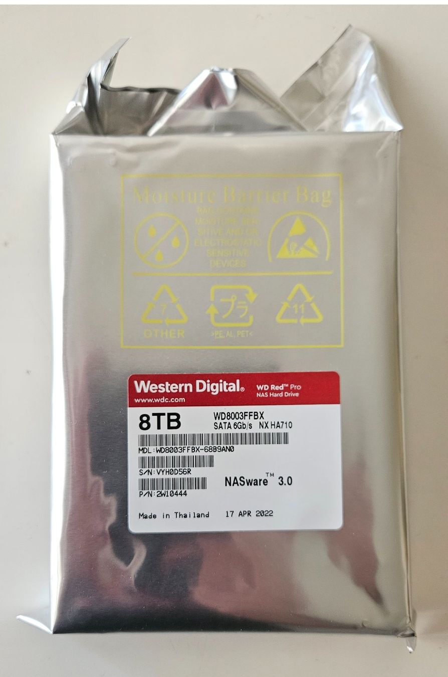 Western Digital Harddisks: 8TB WD Red Pro WD8003FFBX – Neu und originalverpackt aus Lausanne von FamilleCool