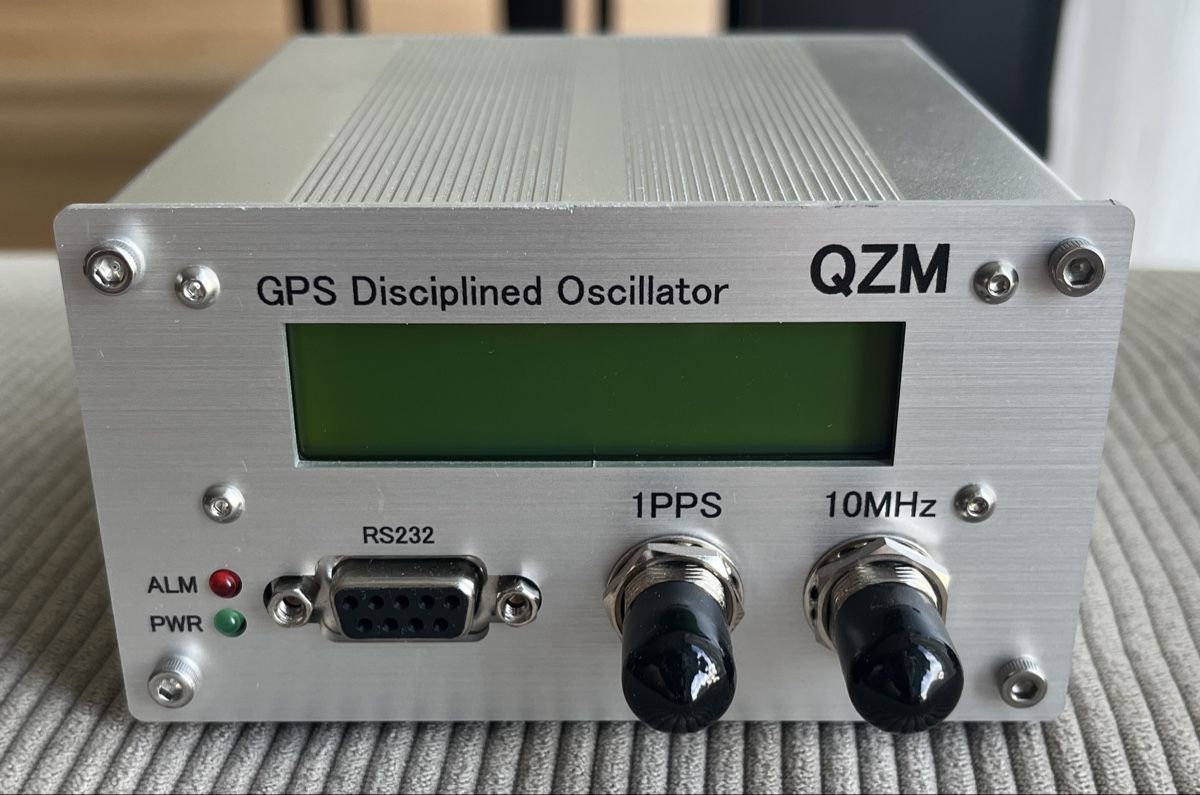 Mesurer: QZM GPS Disciplined Oscillator – D'occasion à Zug par metebalci