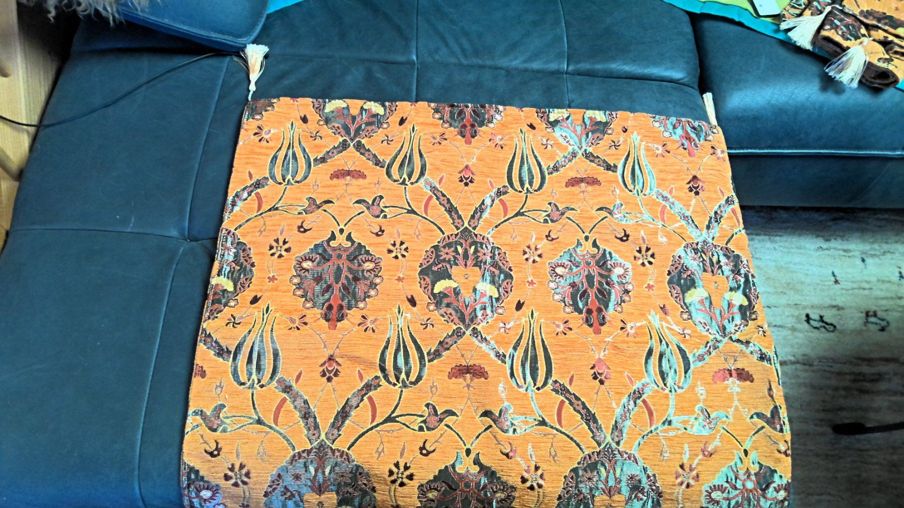 Cuscini: Velours-Kissenbezug 80 cm – Usato da Uster venduto da Esther_Hagmann