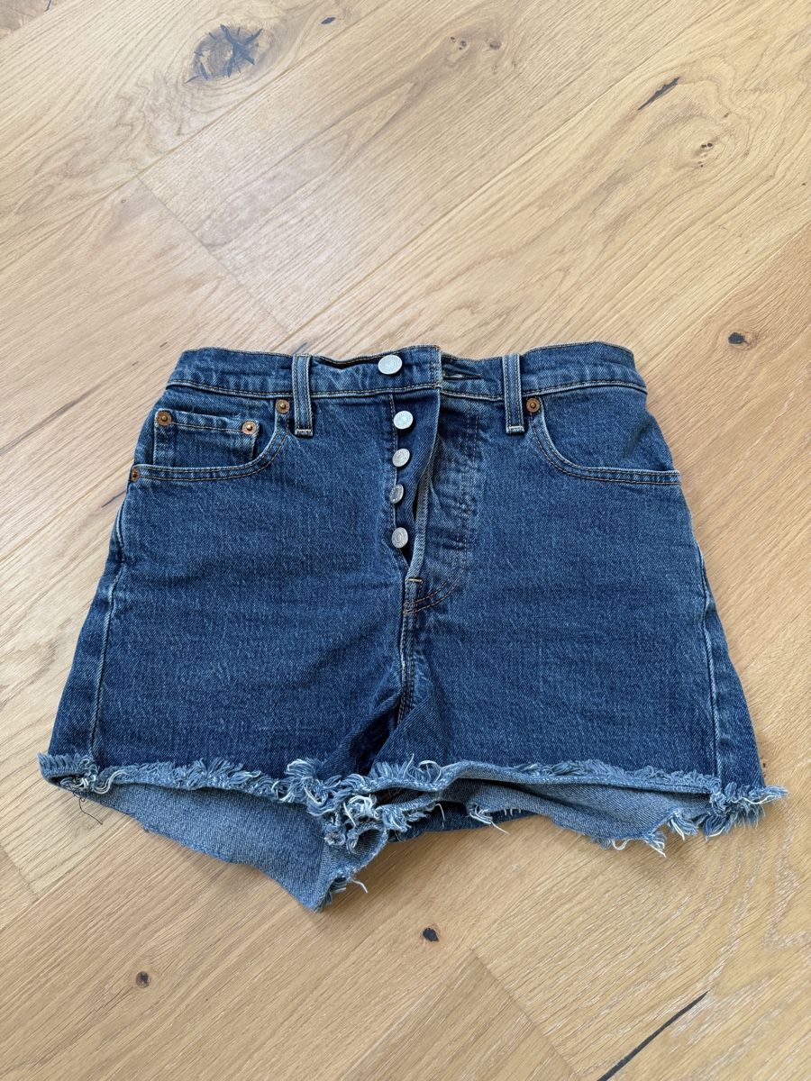 Levi's Jeans: Levi's Jeans-Shorts 25 – Gebraucht aus Aathal-Seegräben von cri_hz8c 2