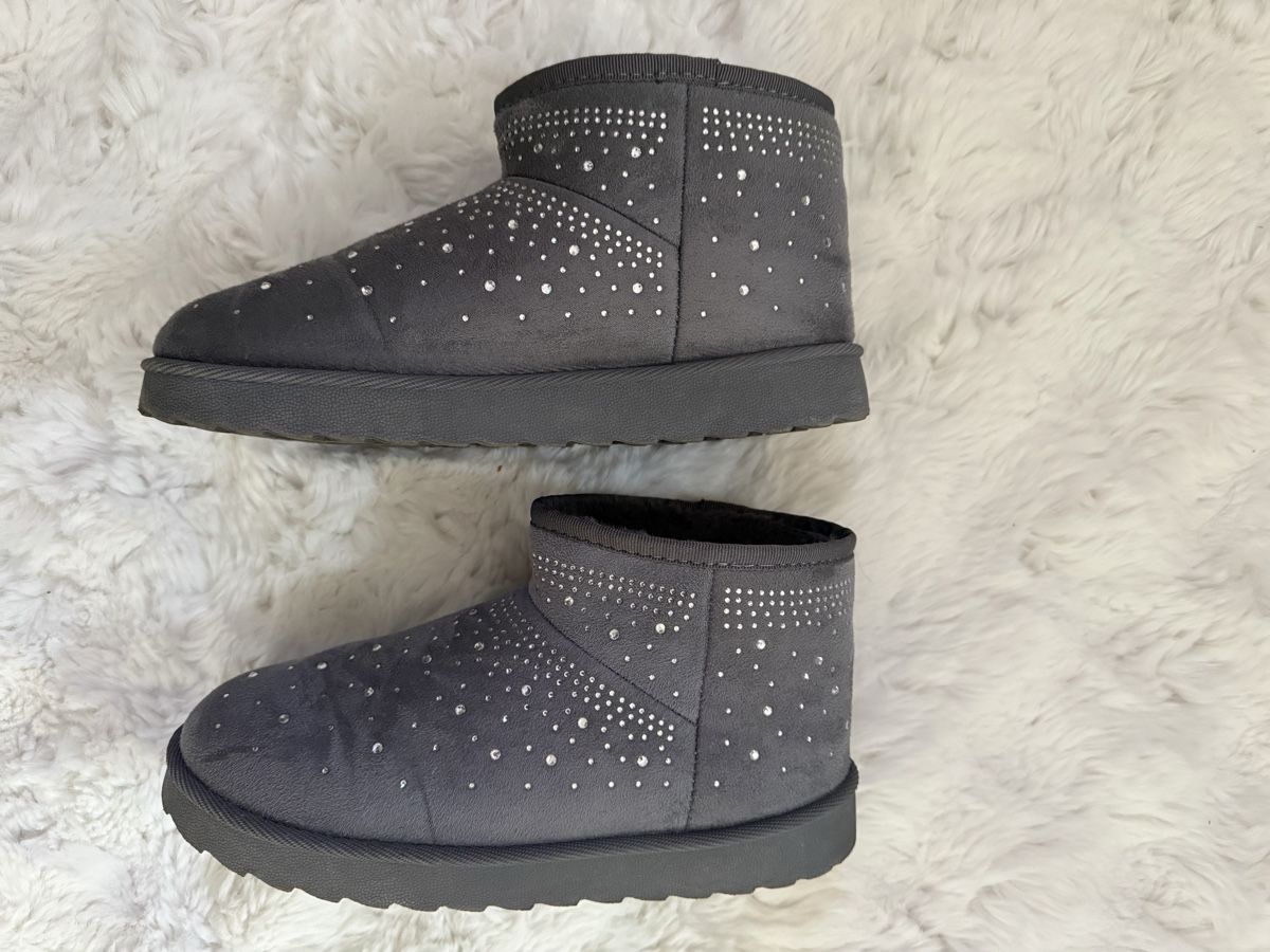 Damenschuhe: Chaussures d’hiver – Neu (gemäss Beschreibung) aus Neuchâtel von xiao_bei