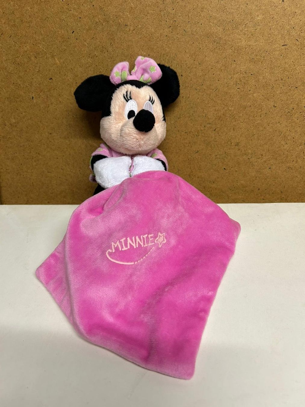 Disney Giocattoli: Doudou peluche Disney Minnie – Usato da Melano venduto da H-Sara