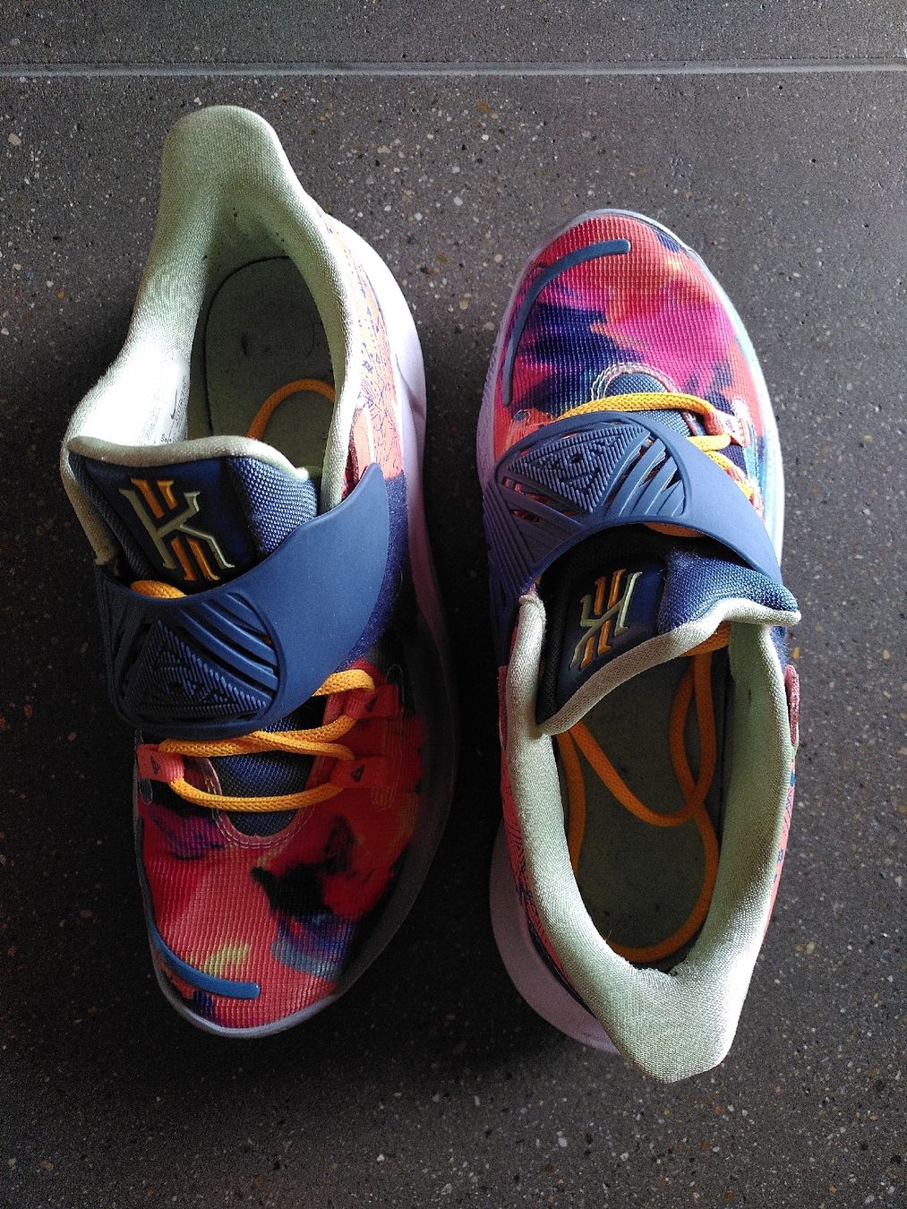 Nike Scarpe da uomo: Nike Kyrie Low 3 CJ1286-600 – Nuovo (secondo la descrizione) da Zürich venduto da aurelie.99 2