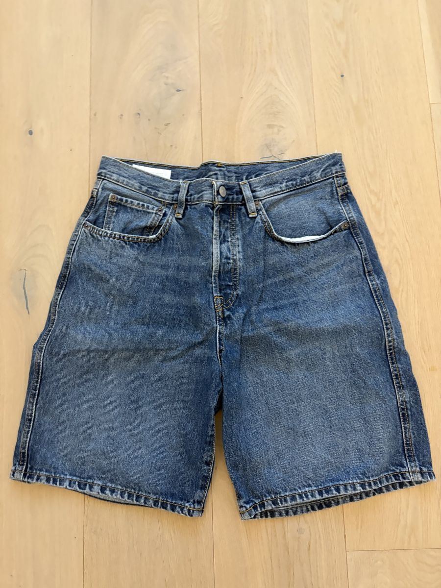 Zara Jeans: Zara Denim Shorts, Summer Essential, Size 32 – Nuovo (secondo la descrizione) da Wollerau venduto da san_957f