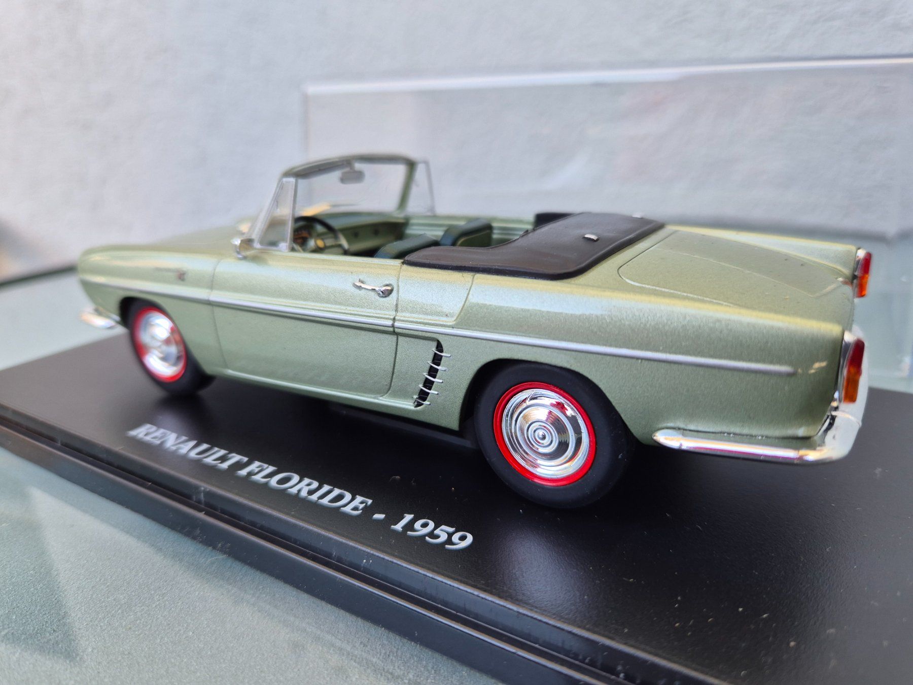 Renault Modellini d'auto: Renault Floride 1959 1:24 Hachette – Nuovo (secondo la descrizione) da Oberbuchsiten venduto da laffite54 4