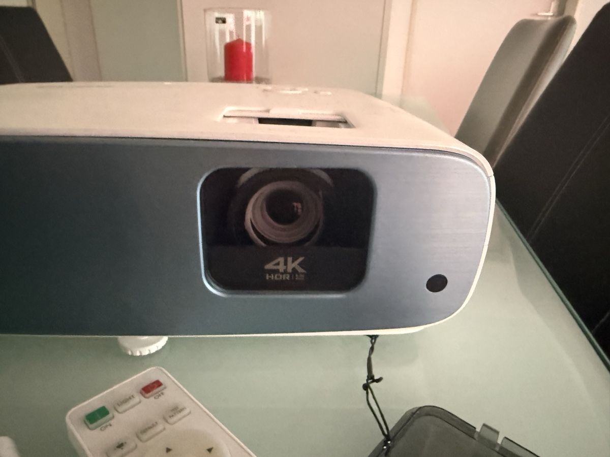 BenQ Vidéoprojecteurs: BenQ TK850i 4K – D'occasion à Rotkreuz par Markus0031 2