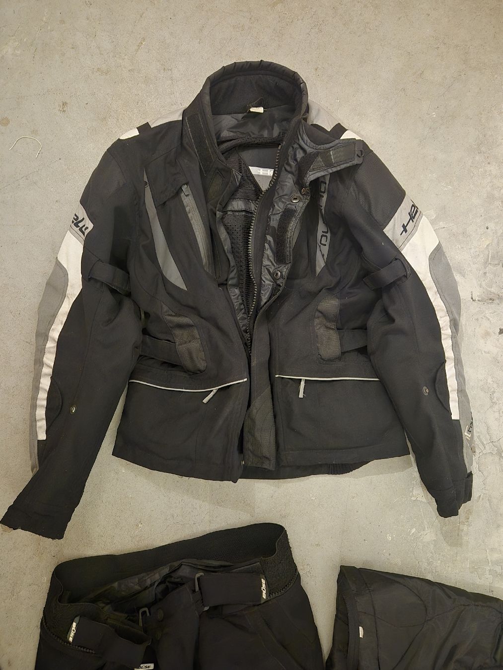Lotti di vestiti: Motorradbekleidung Grösse M – Usato da Bad Ragaz venduto da PatrickK89 1