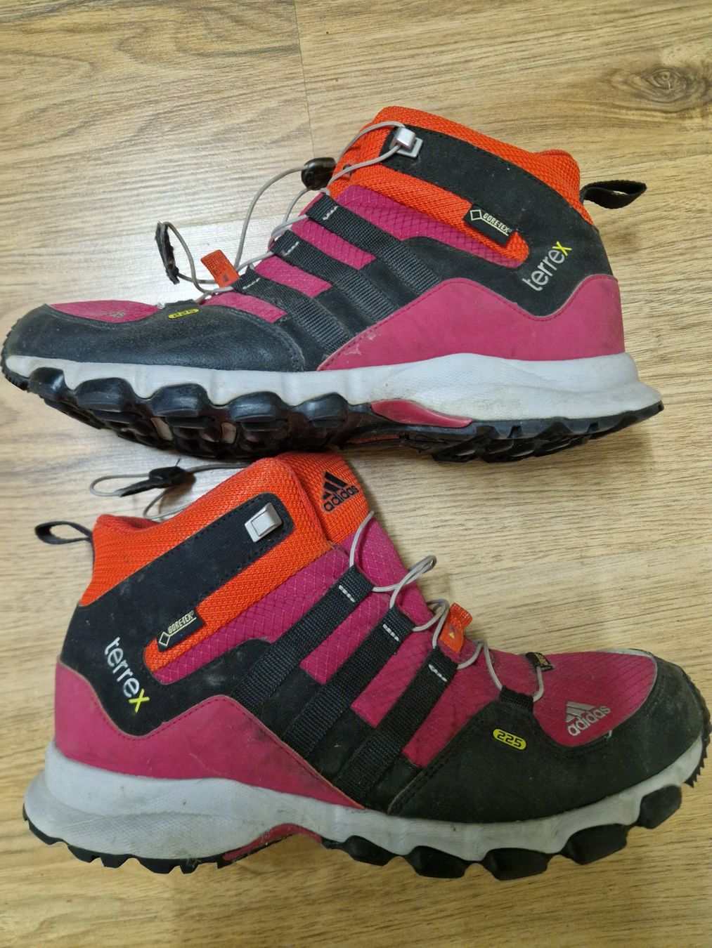 Adidas Scarpe da donna: Adidas Terrex Wanderschuhe Gore-Tex Gr.39 – Usato da Münsingen venduto da Geeskile