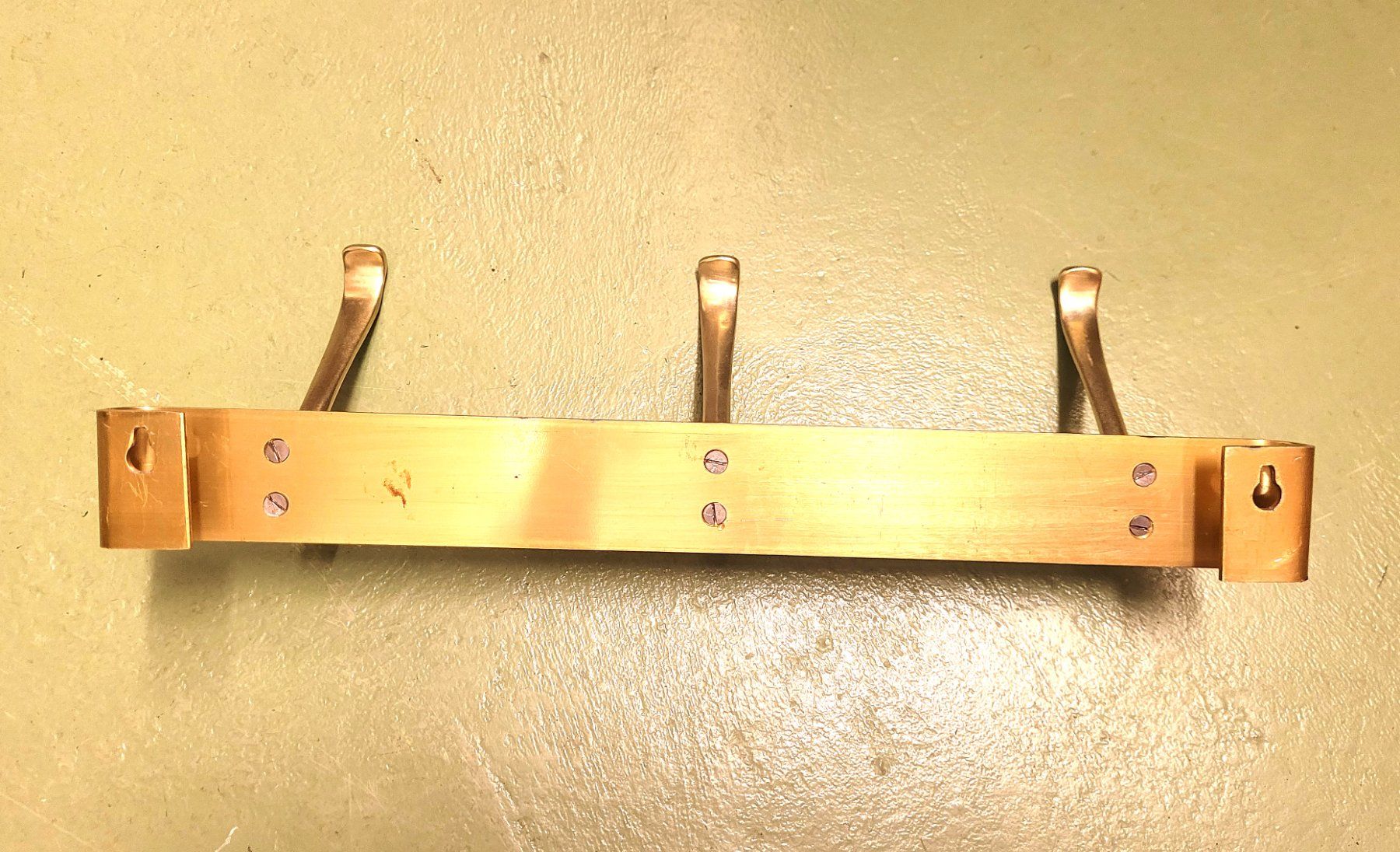 Garderobe: Goldene Garderobe Metall robust – Gebraucht aus Basel von Roberto002 2