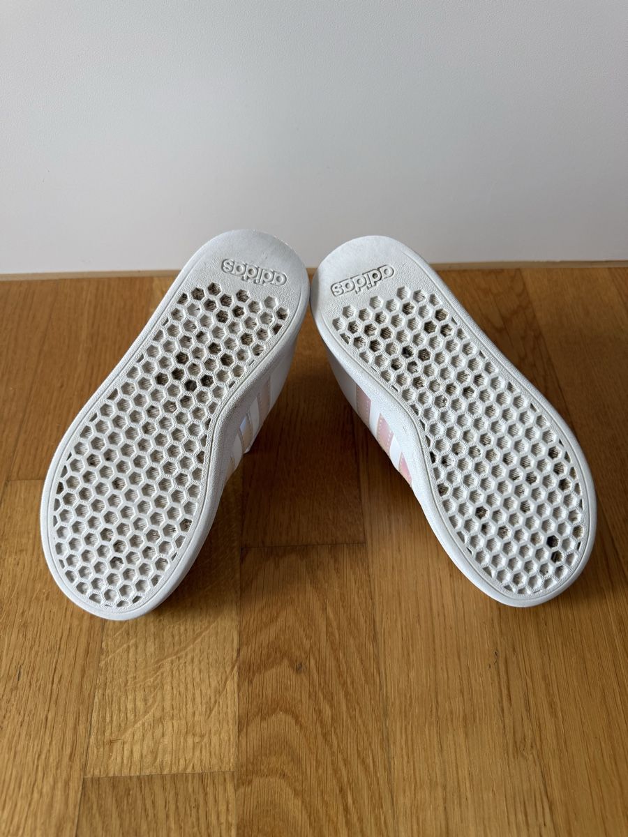 Adidas Scarpe per ragazze: Adidas Turnschuhe gr. 30 – Usato da Seuzach venduto da Eve87 2