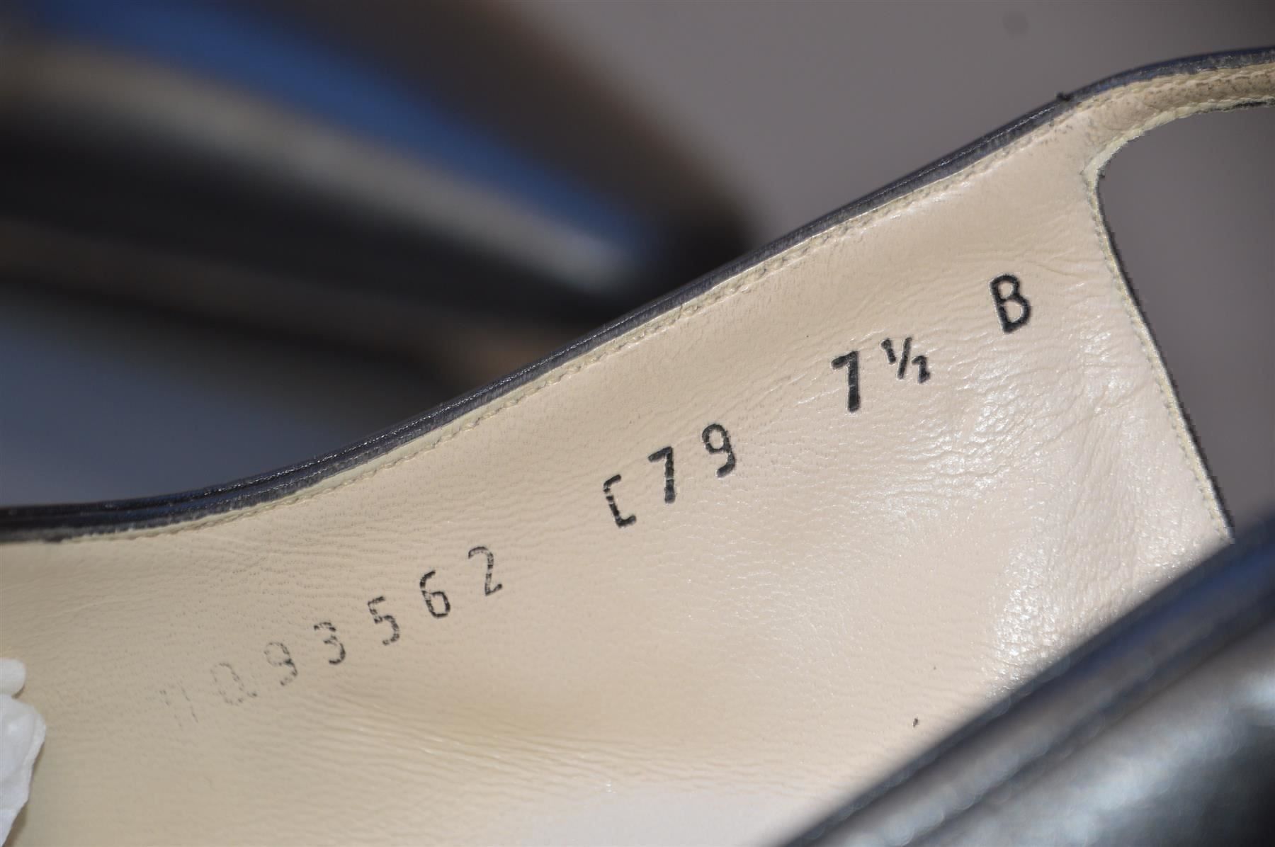 Salvatore Ferragamo Damenschuhe: Pumps Salvatore Ferragamo . 38 / 7,5 – Gebraucht aus Collonges von Auganien 7