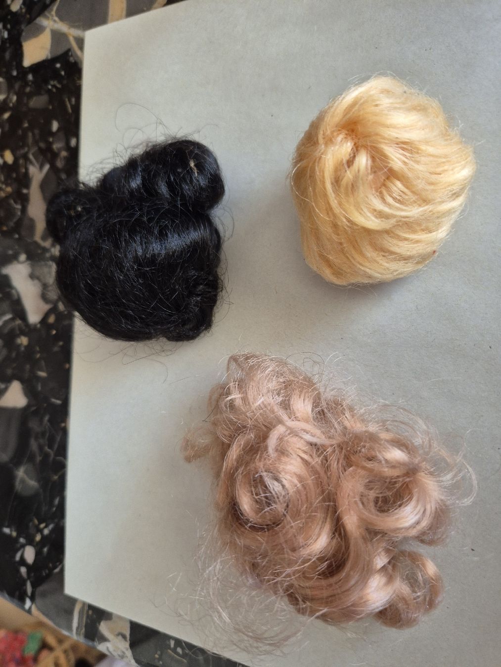 Bambole: Perücken zu vintage Barbies oder Klonpuppen – Usato da Aarau venduto da Goldwitch