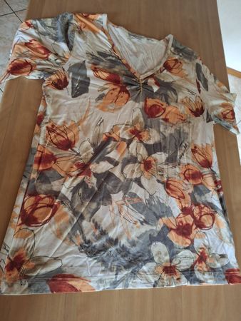 Haut marque Maria Bellesi motif floral taille 42