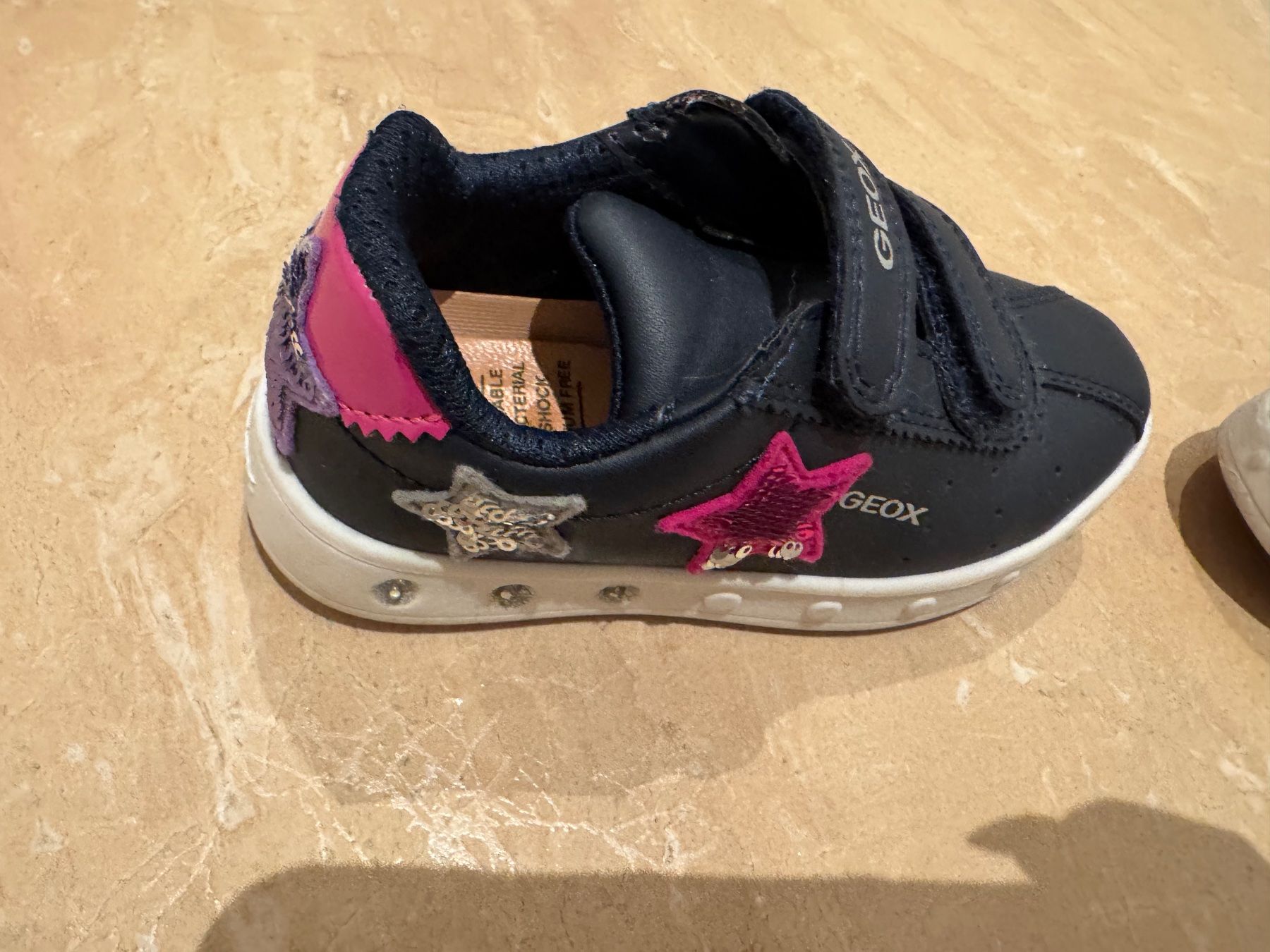 Scarpe per ragazze: GEOX Nwt Sneakers, 25 – Nuovo (secondo la descrizione) da Klingnau venduto da Markus14 4