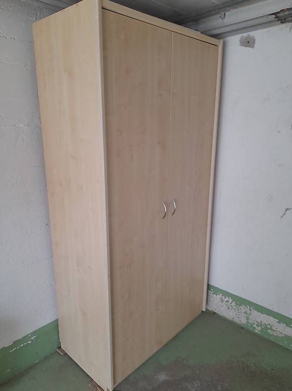 Armadi: Garage Schrank gratis  – Usato da Unterägeri venduto da Golzumak