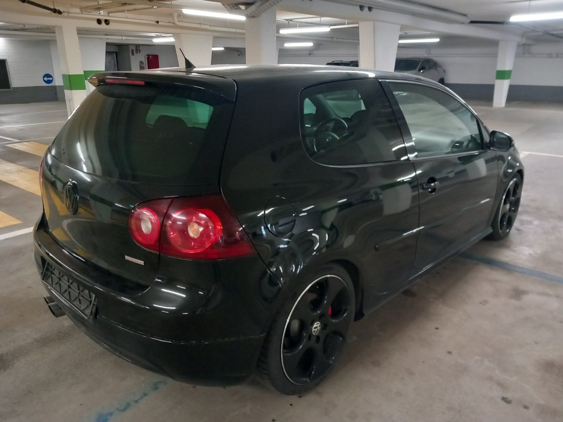 VW Autos: VW Golf GTI 2.0 Edition 30 – D'occasion à Bremgarten b. Bern par Skyrose 2