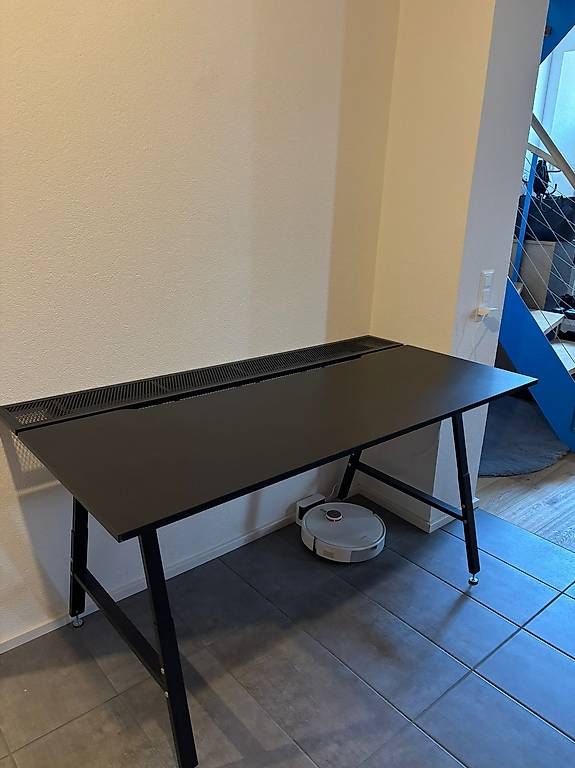 Bureaux: IKEA UTESPELARE Gaming-Schreibtisch  – D'occasion à Gutenburg par nko_tq5b