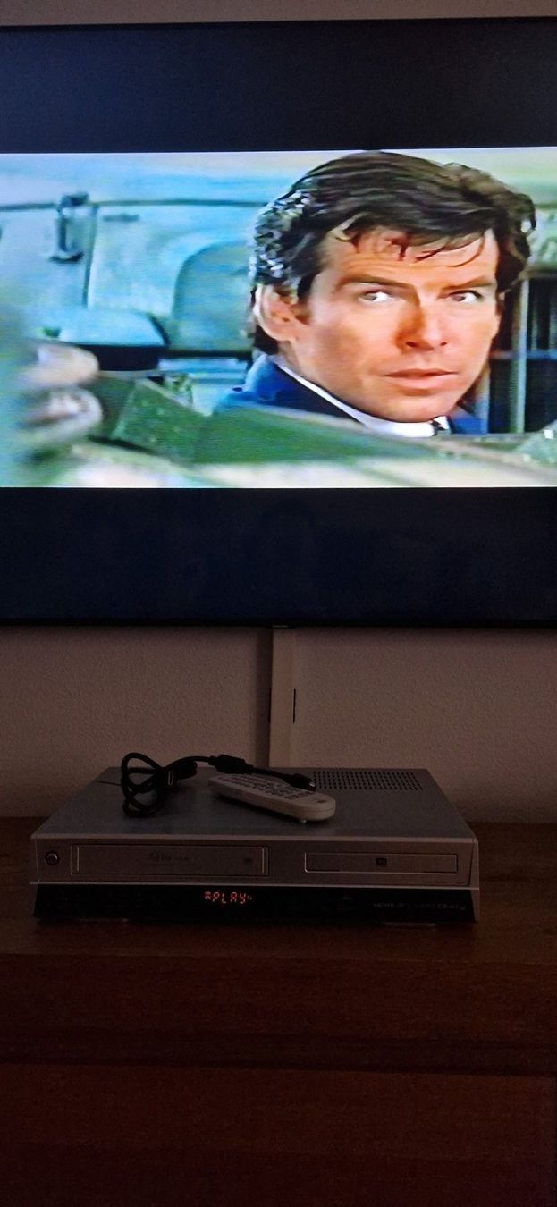 Registratori: VHS-/DVD Kombigerät mit HDMI !! – Usato da Zürich venduto da Lina049 6