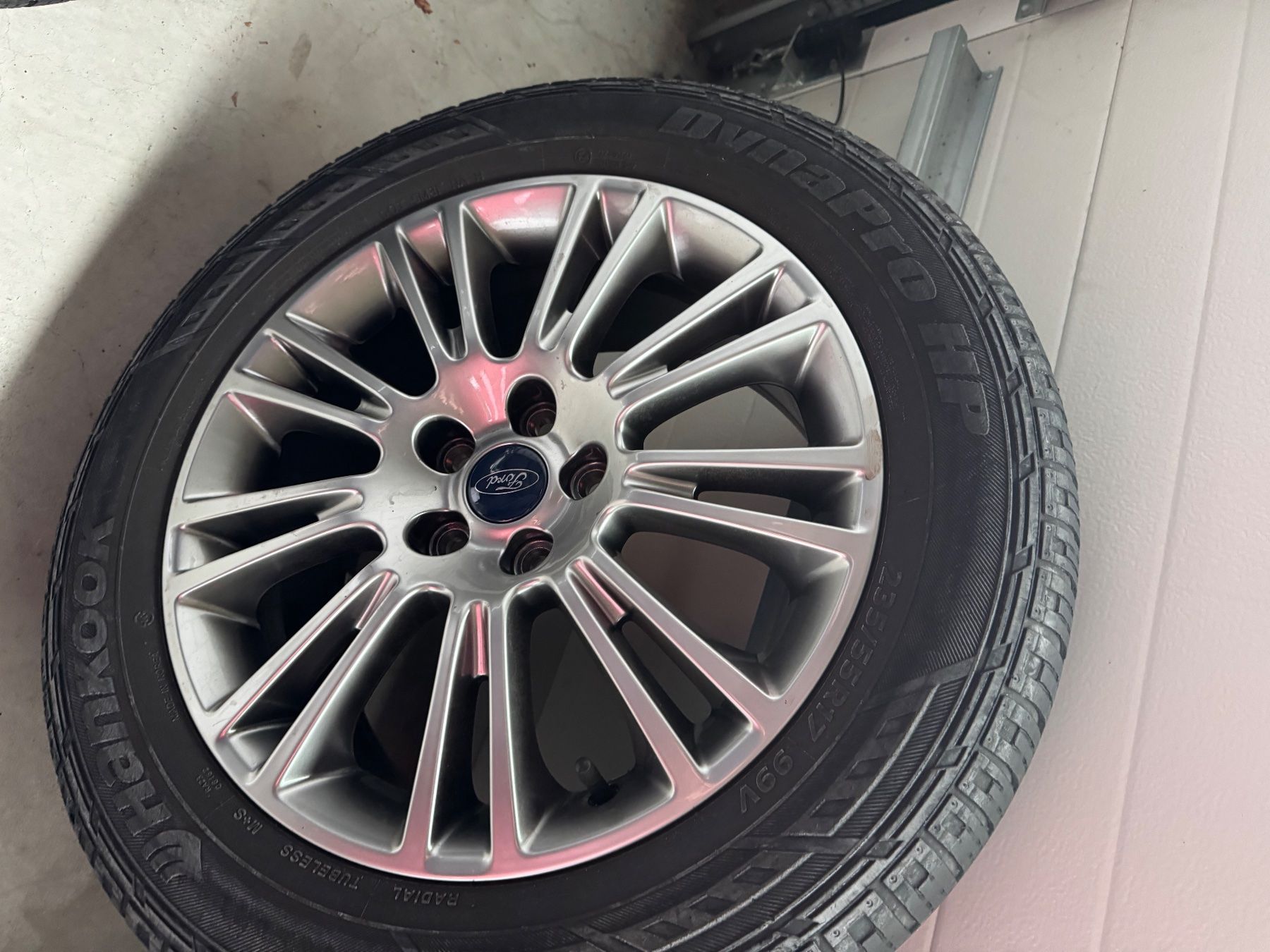 Ford Pneus & Kompletträder: 4 Komplettrad Ford Kuga – Gebraucht aus Mühlau von MF0404 2