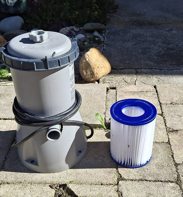 Accessori per Piscine: Bestway Flowclear Pool-Filterpumpe inkl. Filterkartusche – Usato da Eschlikon TG venduto da ylf 1
