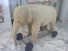 STEIFF Zieh-Elefant auf Rädern Museumszustand Original RAR