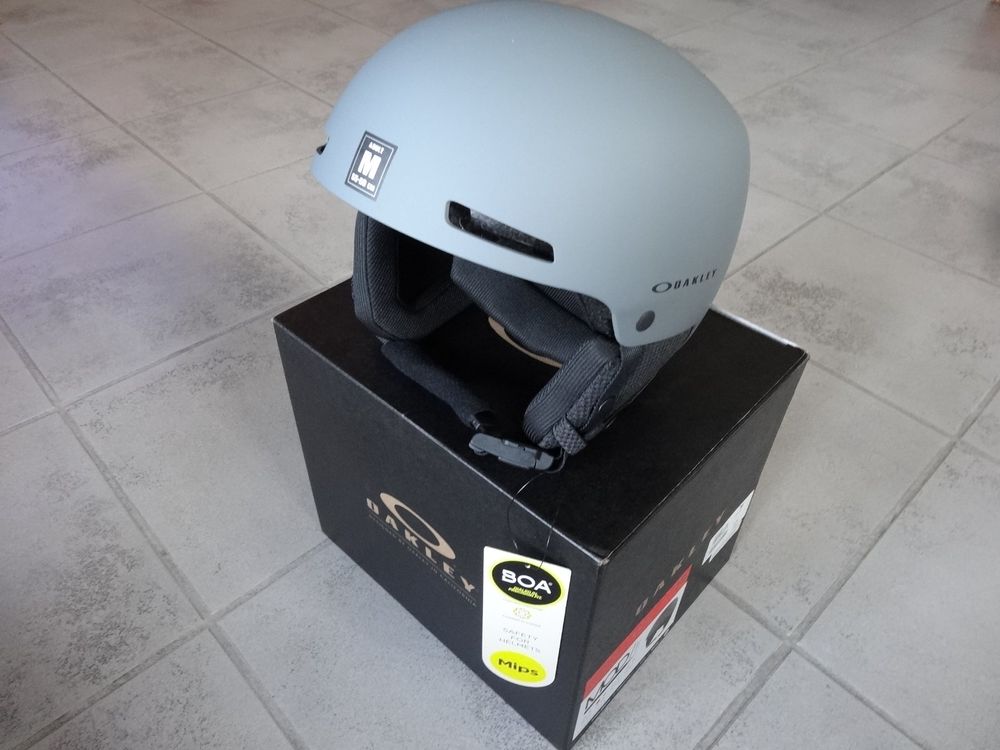Oakley Mod1 Pro Mips (Neu und originalverpackt) in Uetikon am See für ...