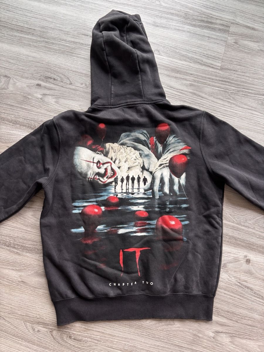 Pullover & Sweatshirts: IT Chapter Two Hoodie Grösse S – Gebraucht aus Gossau SG von Swisslady25