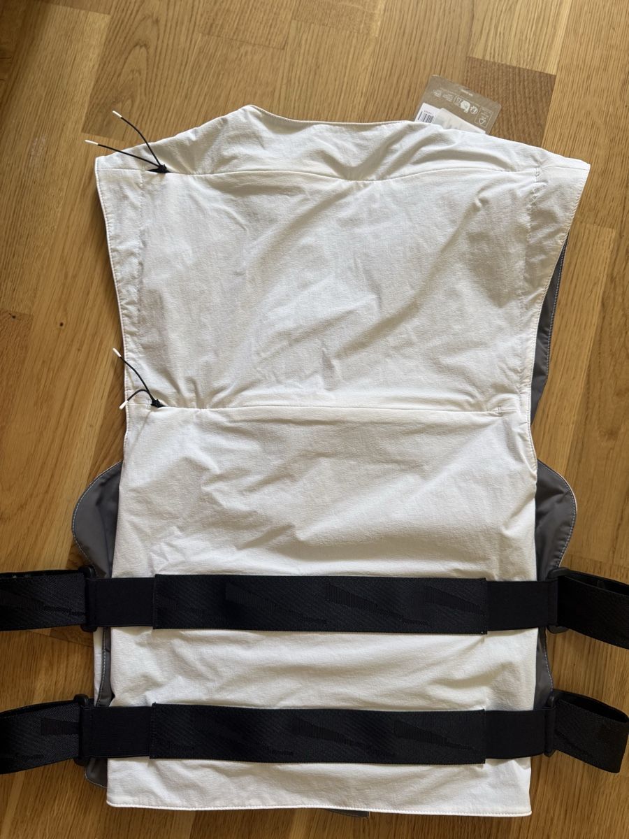 Gilet & Giacche: On Ice Vest – Nuovo e nell'imballaggio originale da Bern venduto da Laufsport3000 3